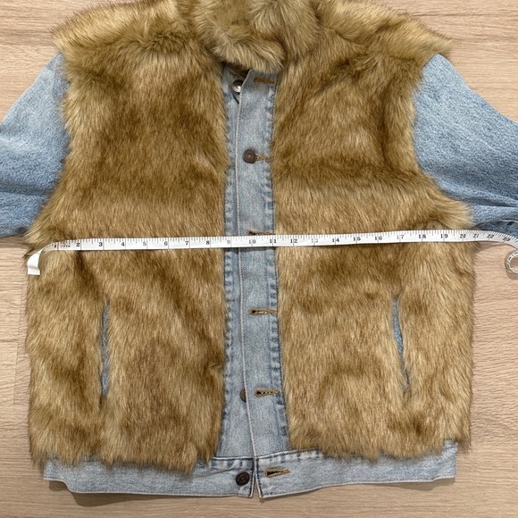 Levi's Fur Denim Trucker Jacket - Picture 16 of 17